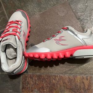 Gdefy women’s sneakers never worn, grey/pink size 10